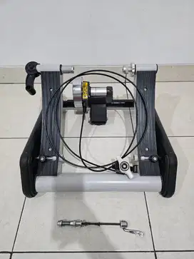 Minoura Trainer Sepeda Indoor Live Ride LR541