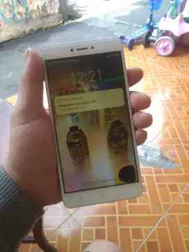 Redmi ram 3 32  minusnya liat di fto
