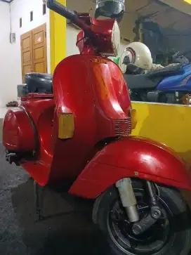 Vespa Px 1983 pajek hidup