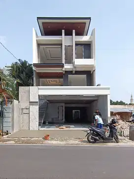 Rumah Mewah Akses Jl Utama Private Pool Di Jakarta Selatan Jagakarsa