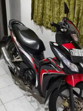 Dijual Honda Blade 125cc th 2014