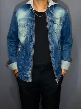 Jaket Levis berhoodie