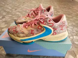 Sepatu nike freak 4 size 32