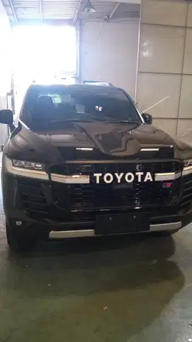 Toyota Land Cruiser GR-S 2024 km 600