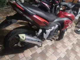 Honda CS 1 Merah