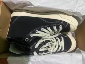 Sepatu Ventela Basic High black