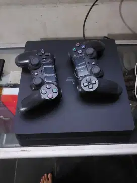 DI JUAL PS4 SLIM 1 TB BISA ONLINE (SUDAH TERMASUK GAME)