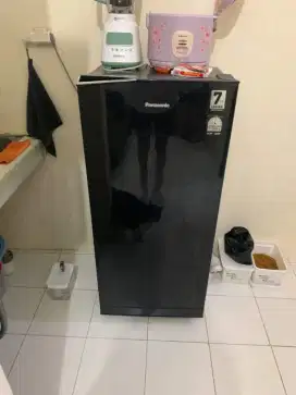 DIJUAL CEPAT KULKAS PANASONIC 1 PINTU