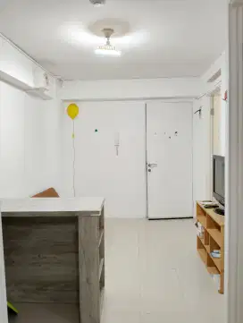 SEWA MURAH 2BR SEMI APARTEMEN BASSURA CITY 33 JT PER 1 TAHUN FREE IPL