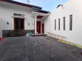 Disewakan Rumah Siap Huni Sudah Renov di Sayap Gardujati