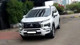 Mitsubishi xpander cross premium cvt 2023 putih matic