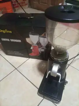 Coffee Maker dan Grinder Coffe (Mesin pembuat kopi)