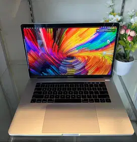 MacBook Pro 2017 Retina 15inci Core I7 Ram 16GB SSD 256GB Touchbar