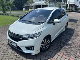 Dijual Cepat Honda Jazz RS CVT Matic Automatic 2016 AT 2015 Yaris