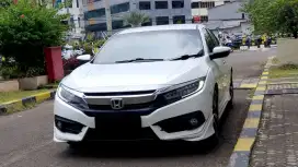 Km31rb honda civic es sedan turbo 2018 putih