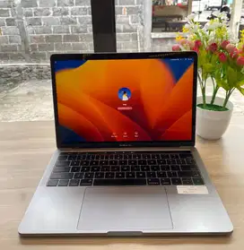 MacBook Pro 2017 Retina 13inci Core I7 Ram 16GB SSD 256GB Touchbar