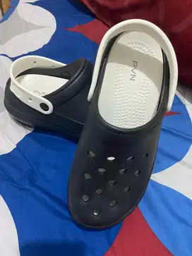PVN Yui Comfy Sandal wanita / pria Hitam