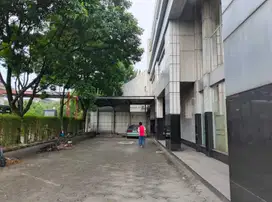 Gedung 3 Lantai Strategis di Area Batununggal Soekarno Hatta