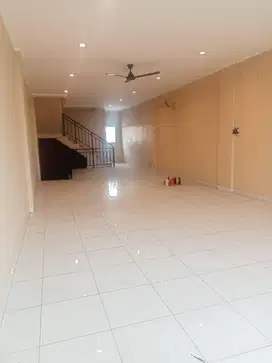 Disewakan Ruko 3 Lantai  Di Summarecon Karawang Timur