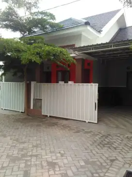 DISEWAKAN RUMAH