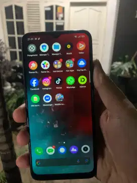Realme 5 ram 4/128 batangan nominus batre awet
