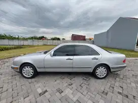 Mercedes-Benz E320 1997 Bensin
