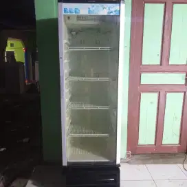 Jual showcase 1 pintu Politron kondisi normal siap pakai