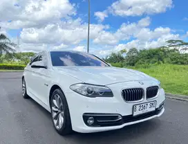 (LOW KM) BMW 520i F10 Luxury Facelift LCI 2014 Putih // 2015 f30 320i