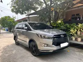 Toyota kijang innova venturer 2019