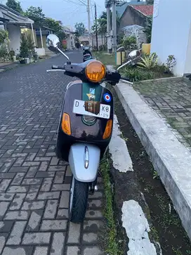 Vespa LX 3V 2013 Brown Stripping Millenium Forest Green