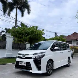 Toyota Voxy Limited At 2018 (Dp 30 jt)