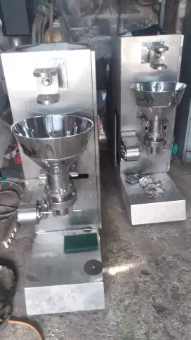 Mesin cetak bakso sistem sendok