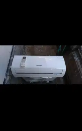 Dijual AC second 1/2pk merk Samsung type R410a dingin normal full ori