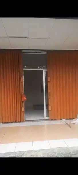 Disewakan ruko sektor 1 B dekat sekolah pahoa Gading serpong