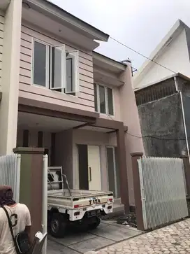 Rumah Minimalis Brand New dengan konsep Town House di Surabaya Timur