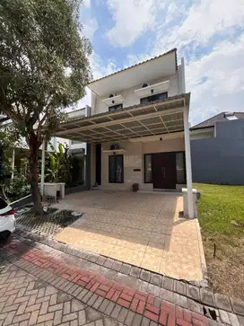 Sewa Rumah Pakuwon Indah Full Furnished Bagus Depan Pakuwon Mall