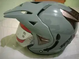 Helm Baru Mulus
