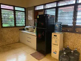 Disewakan Rumah Luas Kemang Strategis Bagus Nyaman