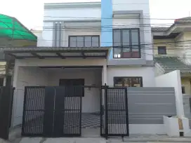 Disewakan Rumah BARU Rungkut Sby Timur 2 menit ke Merr