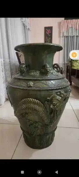 Gentong guci naga hijau