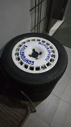 Compomotive TH1 R15 + Ban GT Radial BXT 195 60