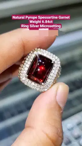 Permata Pyrope Almandine Garnet