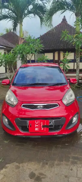 Di jual mobil All new picanto, merah.