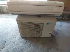 Dijual AC second 2pk Daikin Thailand dingin normal include pasang