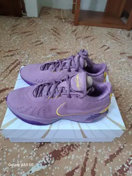 Sepatu Basket Lebron