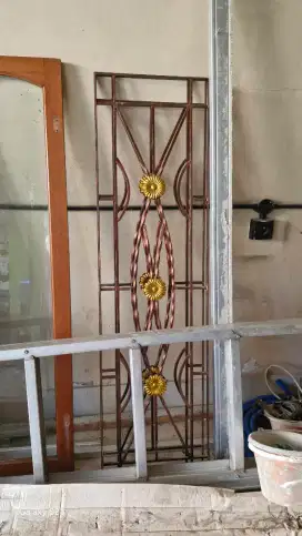 Tralis jendela second
