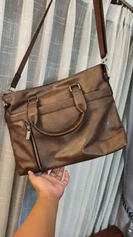 Tas Messenger Pria Bata like new
