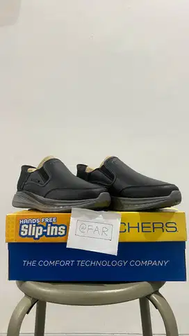 Skechers - Slip-Ins Slade - Sepatu Smart Office Looks