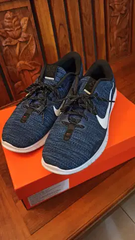 Sepatu Running Nike Flex