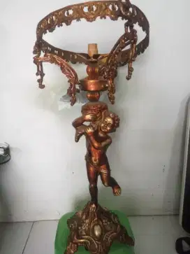 Lampu Kuningan Katedral Vatikan